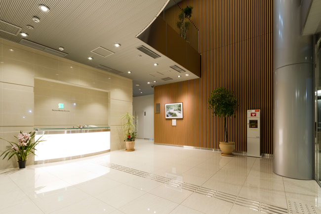 自社ビル エントランスホール