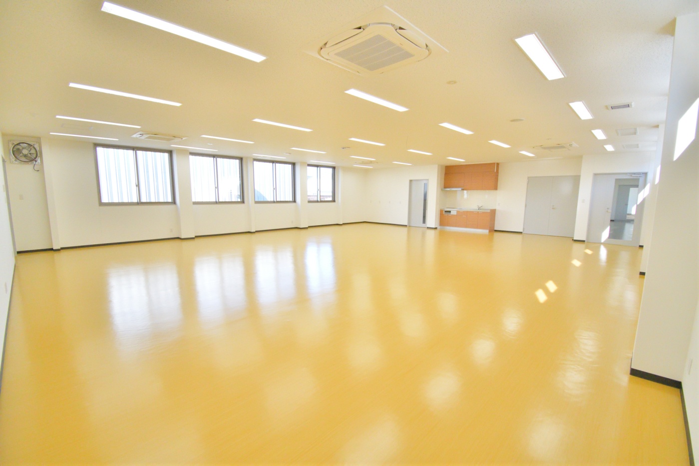 会議室兼食堂(2F)