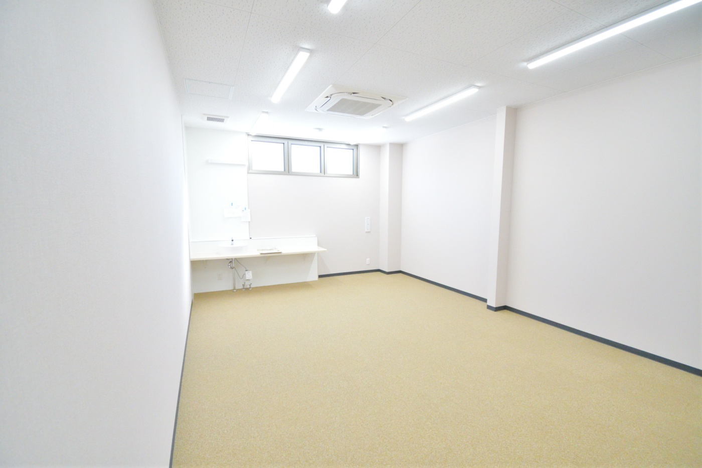 女子更衣室(2F)