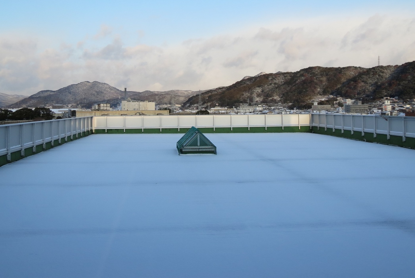 「長いトンネルを抜けるとそこは雪国であった」関連画像