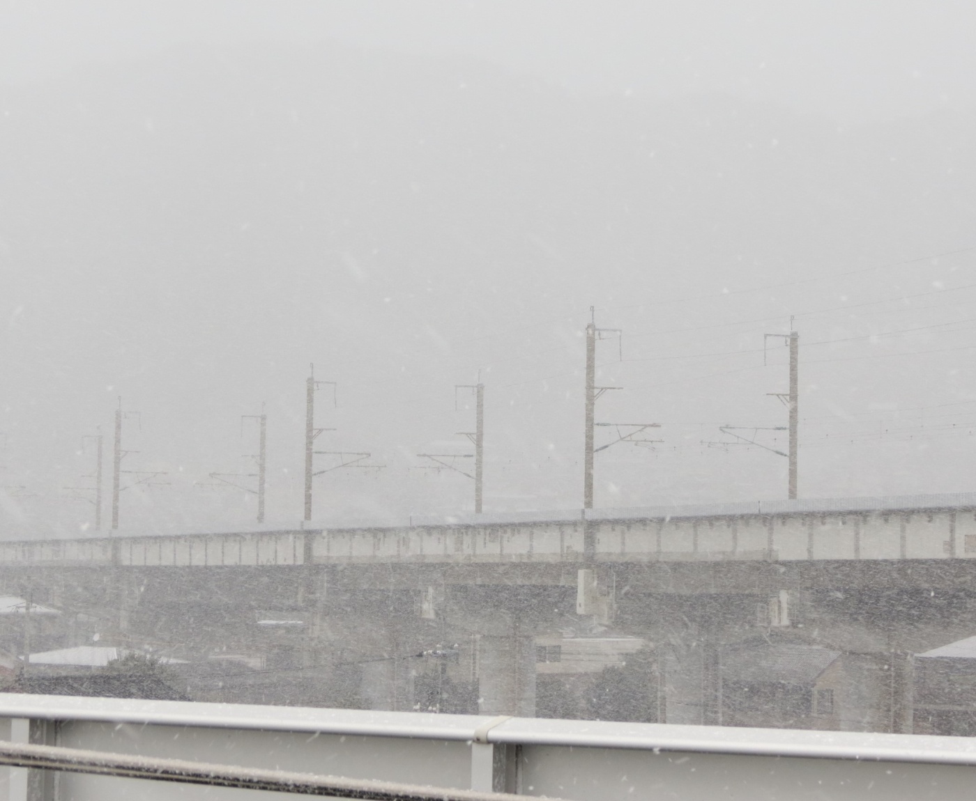 「長いトンネルを抜けるとそこは雪国であった」関連画像
